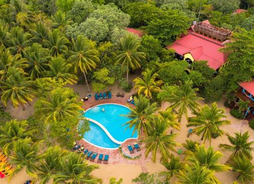Hamanasi Adventure & Dive Resort – Hopkins