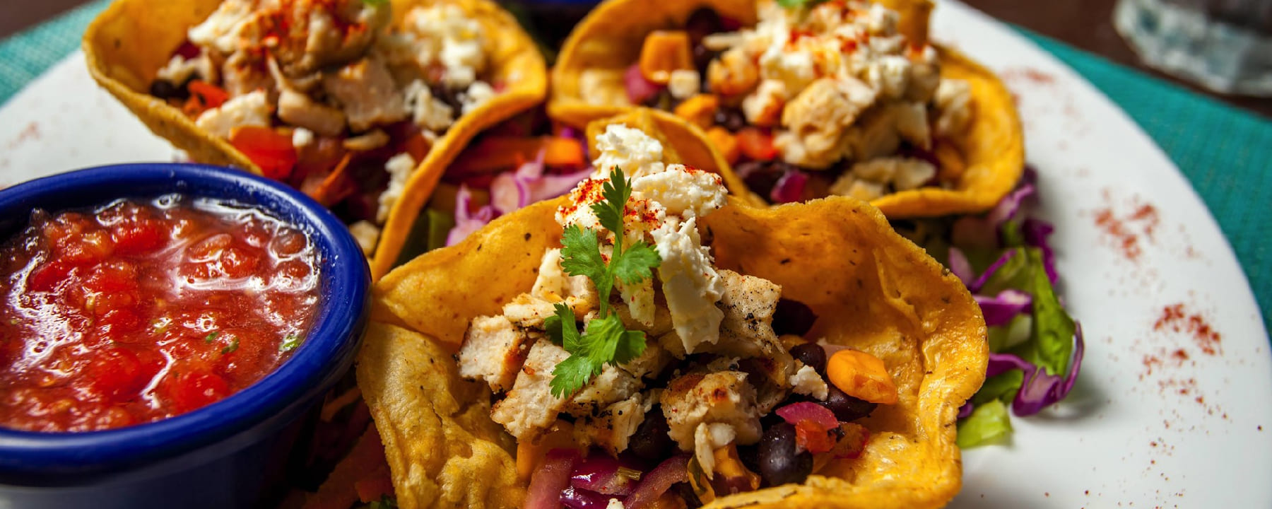 Street Food & Local Eats: $2–$6 USD Per Meal