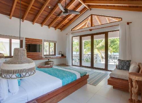Naia Resort and Spa (Placencia)